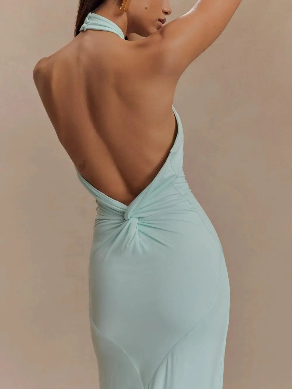 Aurelia™ | Sculpted Elegance Halter Gown miaforde.co