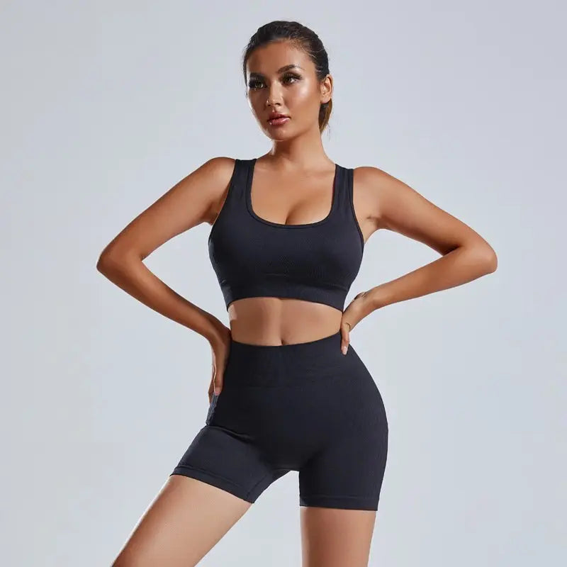SPORTS BRA & SHORTS SCRUNCH GYM SET Claxoria